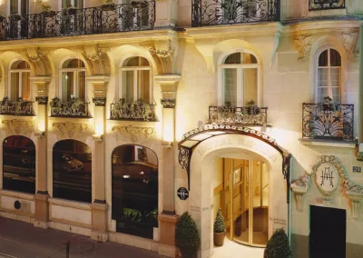 HÔTEL ASTRA****